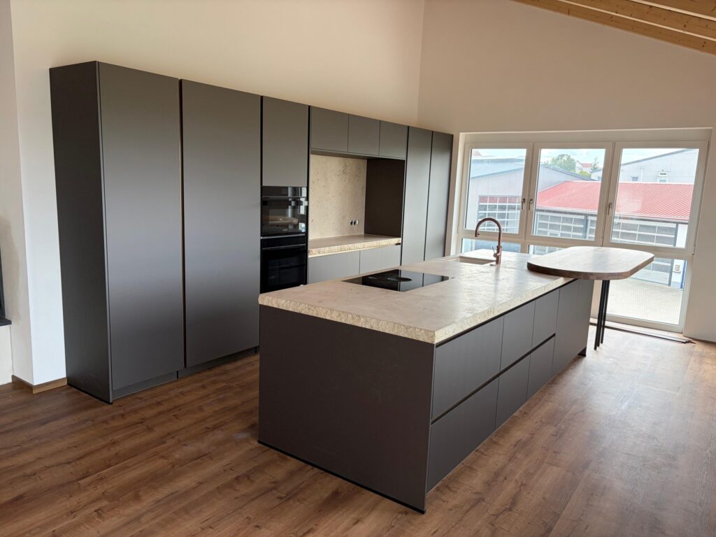 Schwarze Designküche