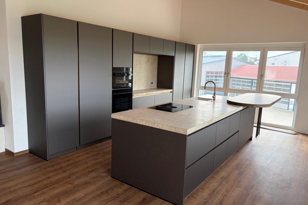 Schwarze Designküche