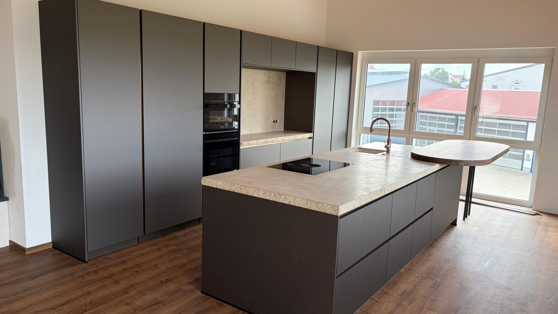 Schwarze Designküche