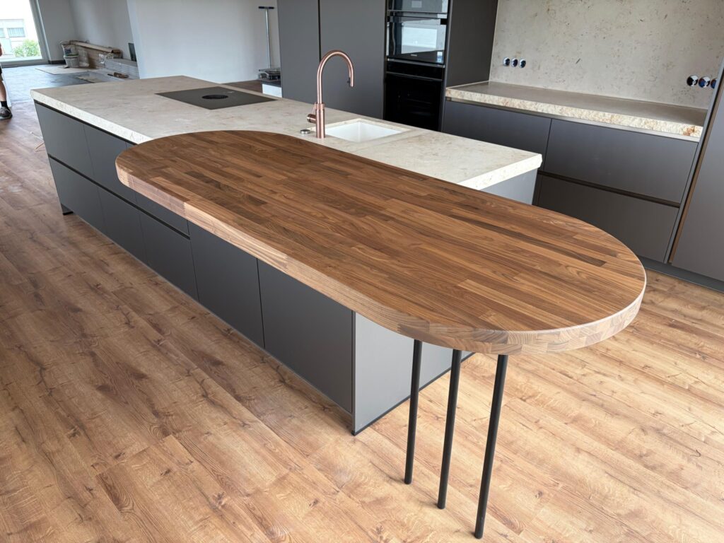Schwarze Designküche